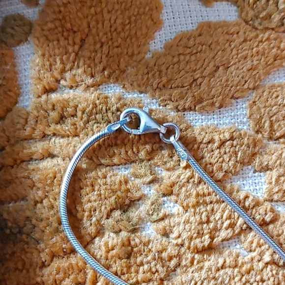 16" sterling silver snake chain with lobster clasp. 925 - Picture 2 of 3